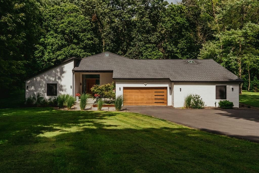 Attached, Exterior, Facade, Ranch