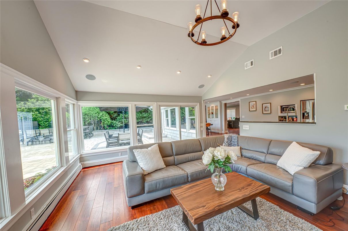 Interior, Living room, Pendant Lights, Recessed Lighting, Wood Texture Flooring