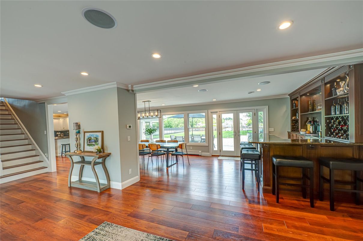 Chandelier, Dining room, Interior, Recessed Lighting, Wood Texture Flooring