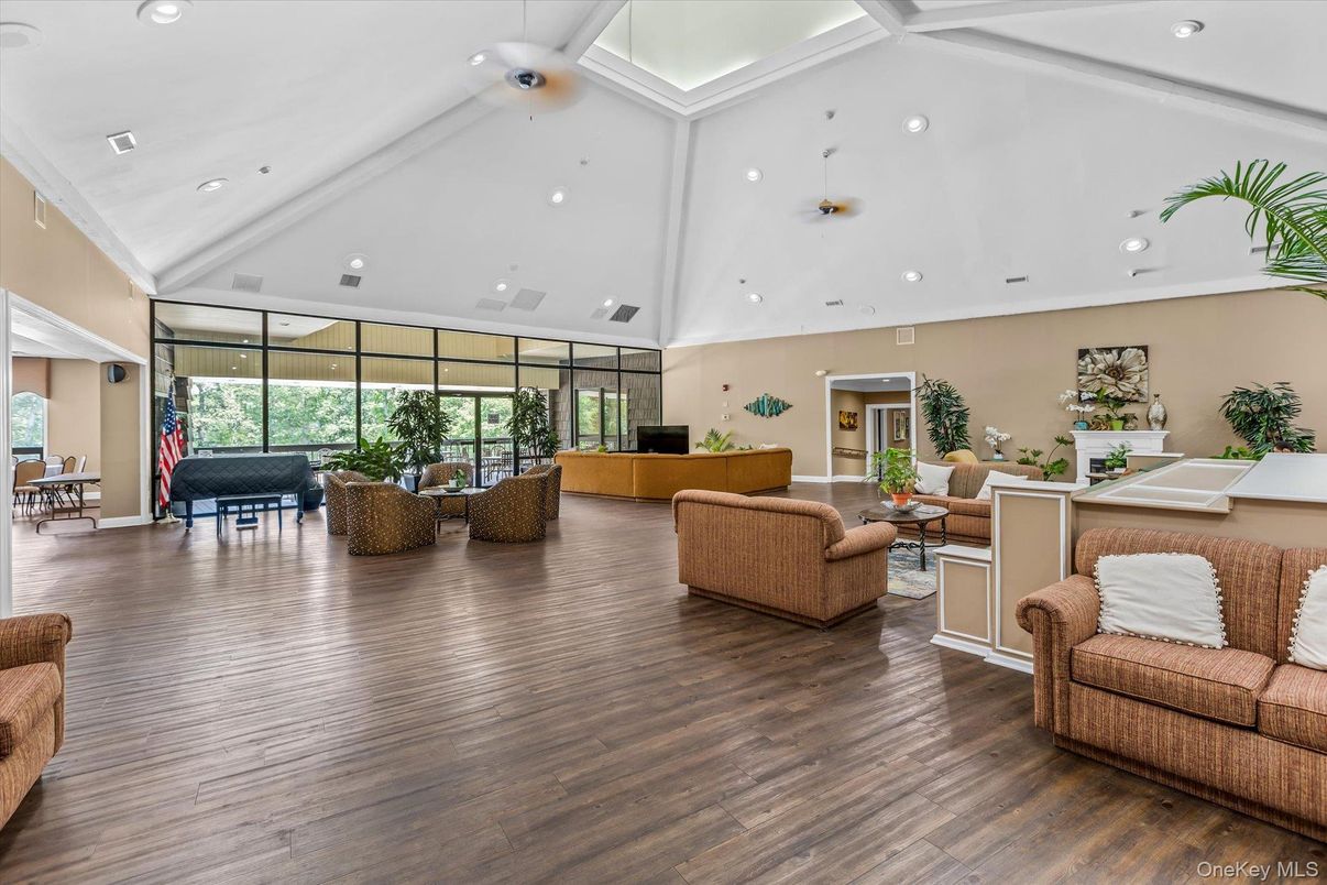 Interior, Living room, Pendant Lights, Recessed Lighting, Wood Texture Flooring