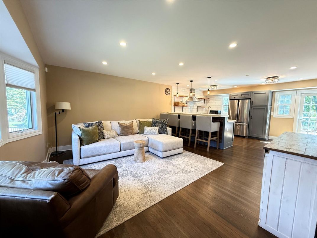 Dining room, Interior, Kitchen, Living room, Pendant Lights, Recessed Lighting, Stainless Steel Appliances, Wood Texture Flooring