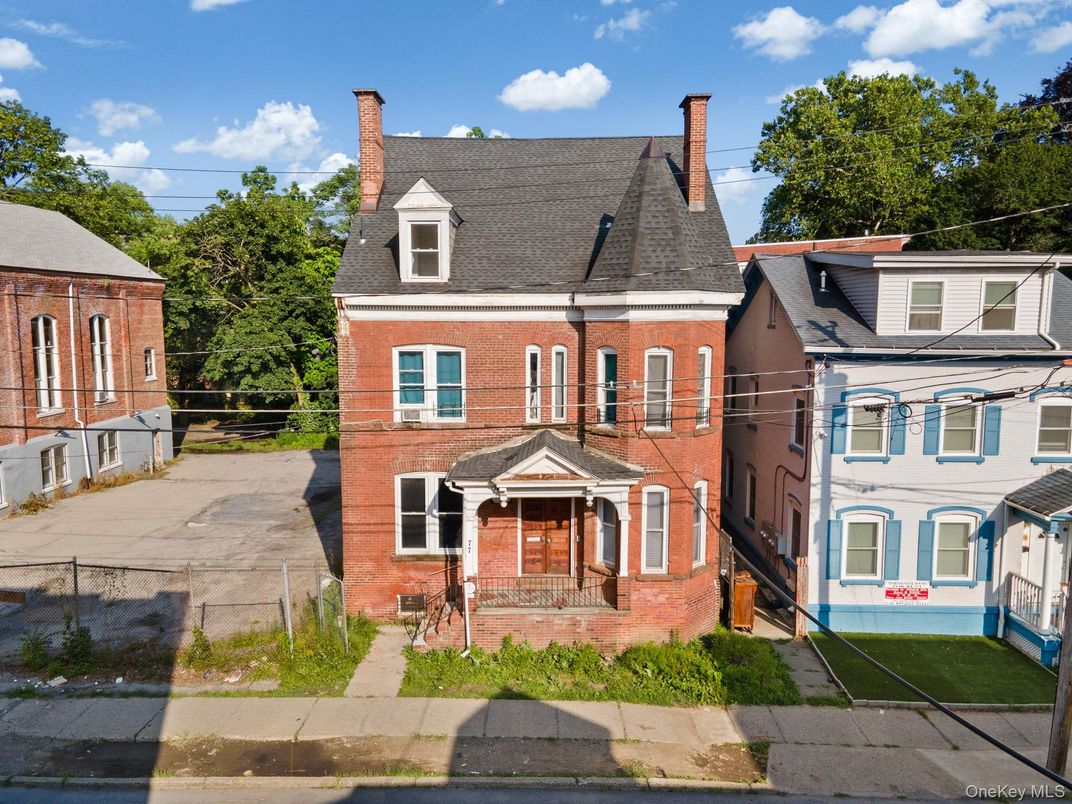Exterior, Facade, Brick Facade, Georgian