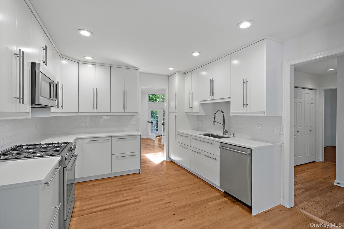 Interior, Kitchen, Recessed Lighting, Wood Texture Flooring