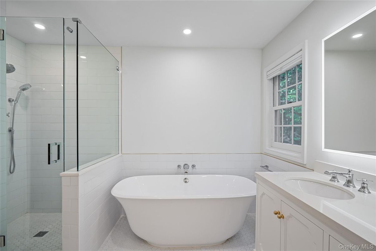 Bathroom, Dual Sink Vanities, Free Standing Baths, Glass Shower, Interior, Recessed Lighting