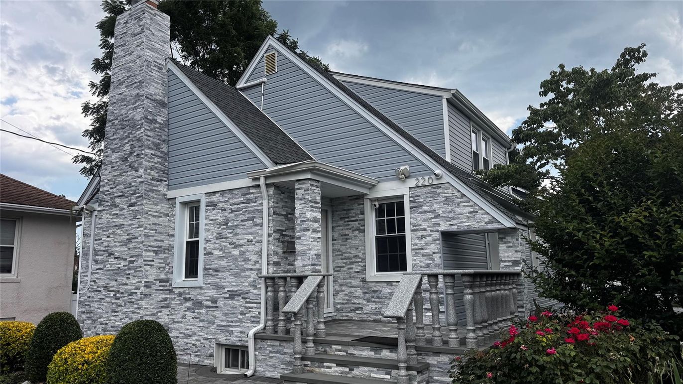 Exterior, Facade, Tudor Revival