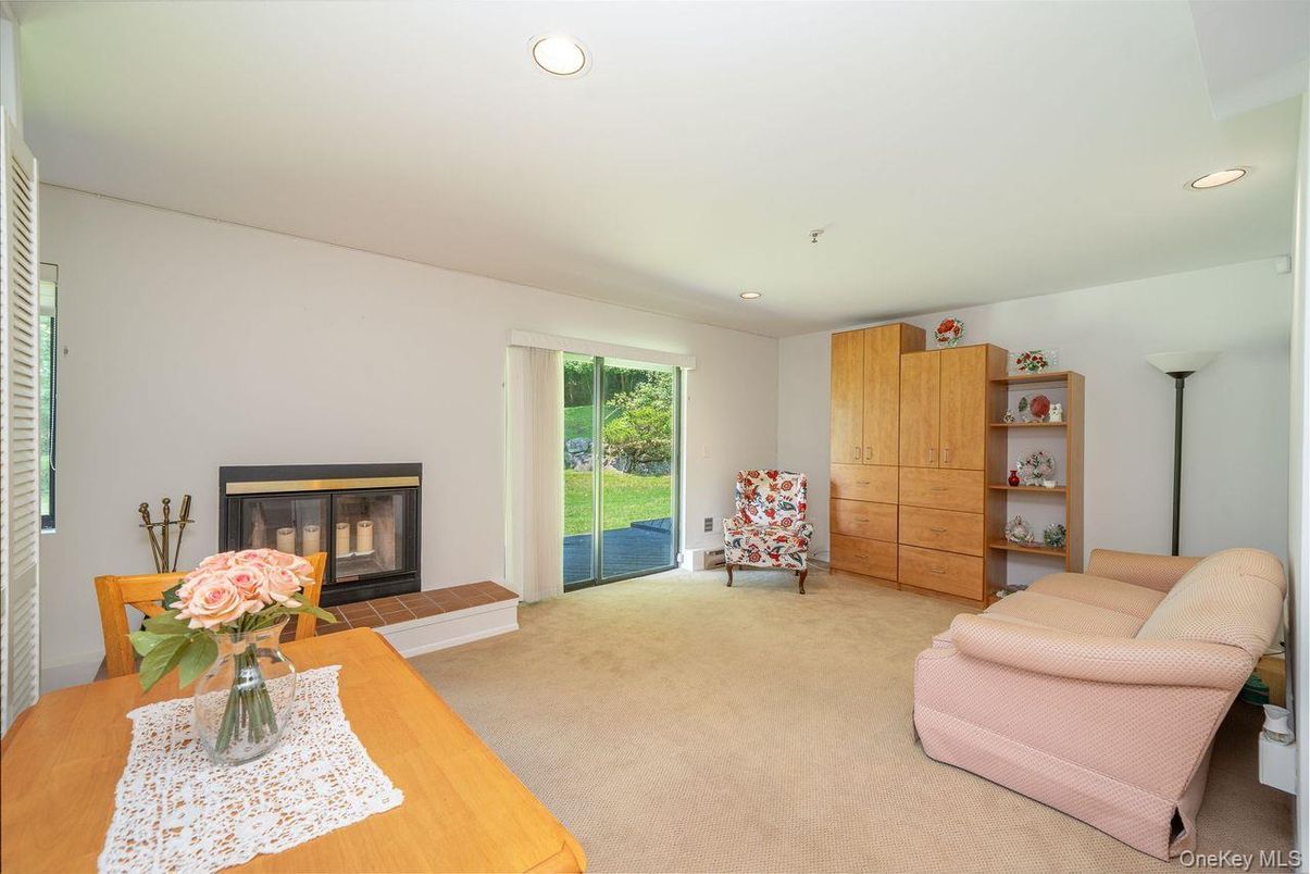 Fireplace, Interior, Recessed Lighting