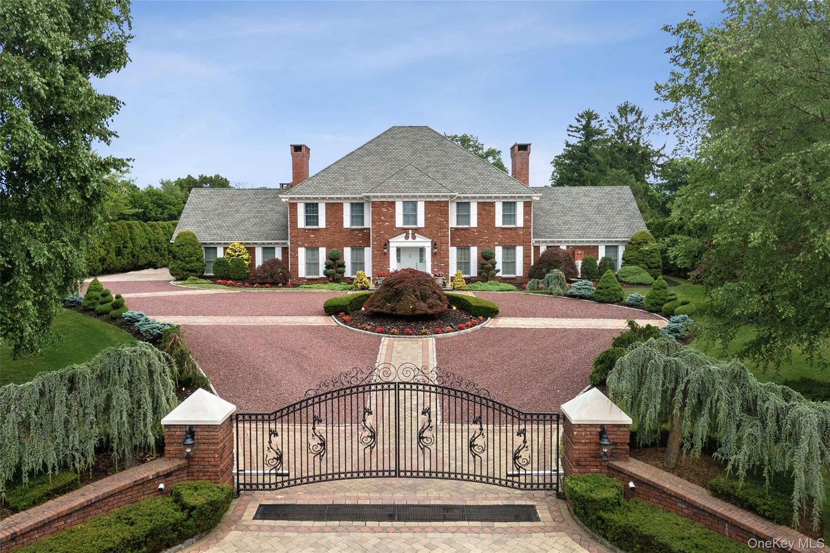 Exterior, Facade, Brick Facade, French Provincial