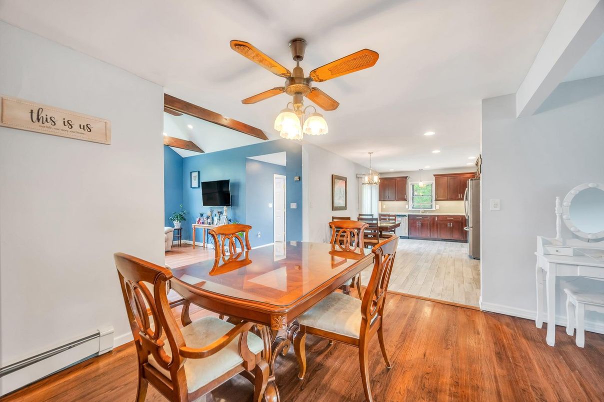 Dining room, Interior, Kitchen, Pendant Lights, Recessed Lighting, Wood Texture Flooring