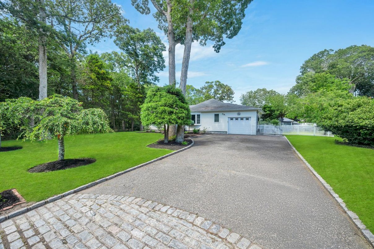 Backyard, Detached Garage, Exterior