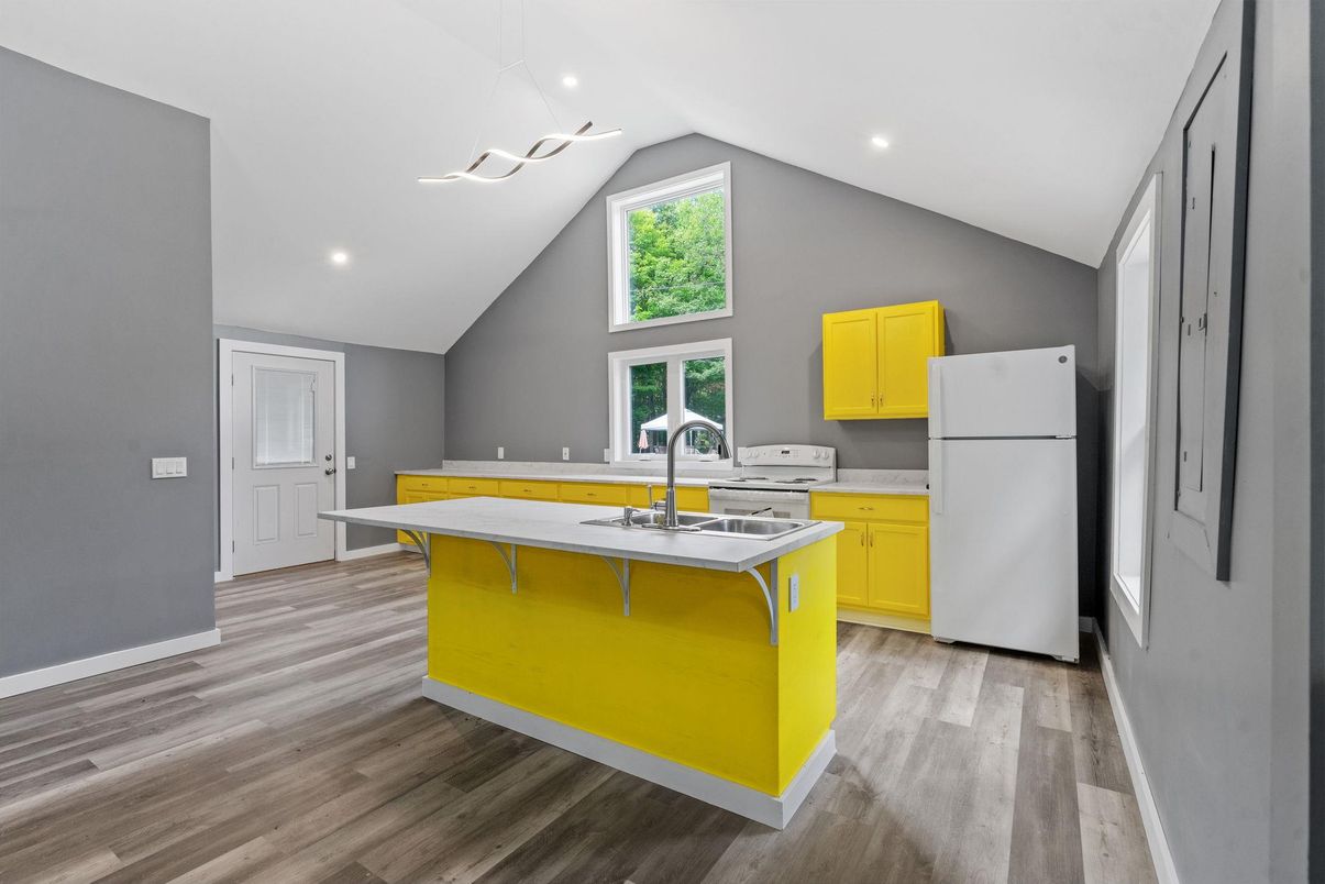 Interior, Kitchen, Pendant Lights, Recessed Lighting, Wood Texture Flooring