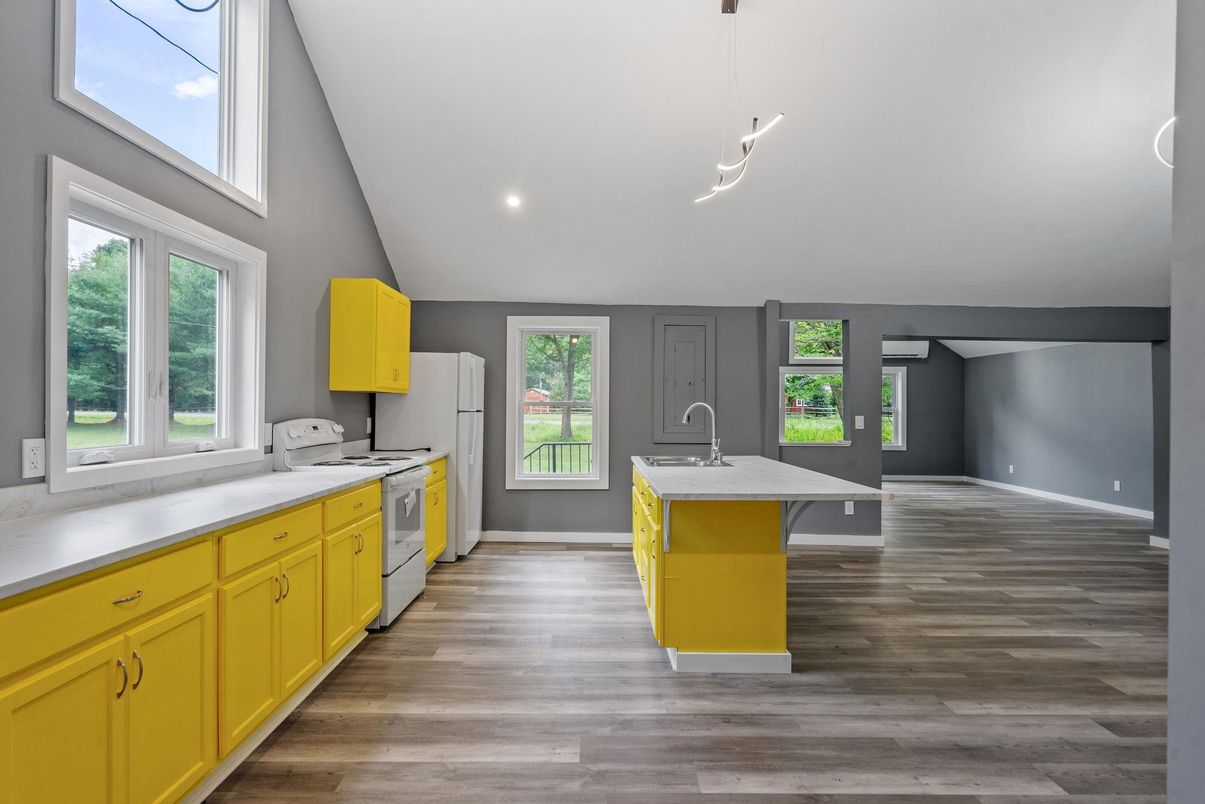 Interior, Kitchen, Pendant Lights, Recessed Lighting, Wood Texture Flooring
