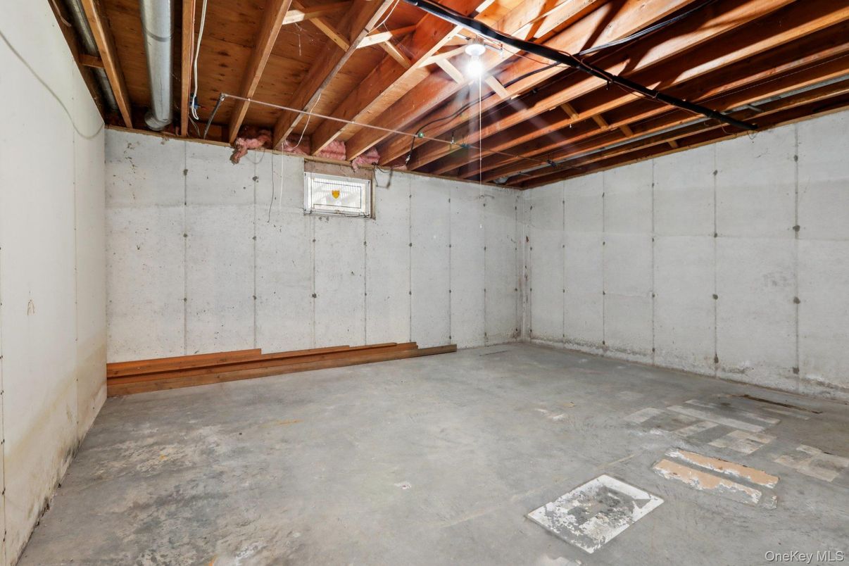 Empty room, Interior, Wooden Beams, Wooden Ceilings