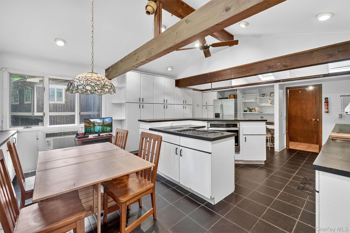 Dining room, Interior, Kitchen, Pendant Lights, Recessed Lighting, Wooden Beams