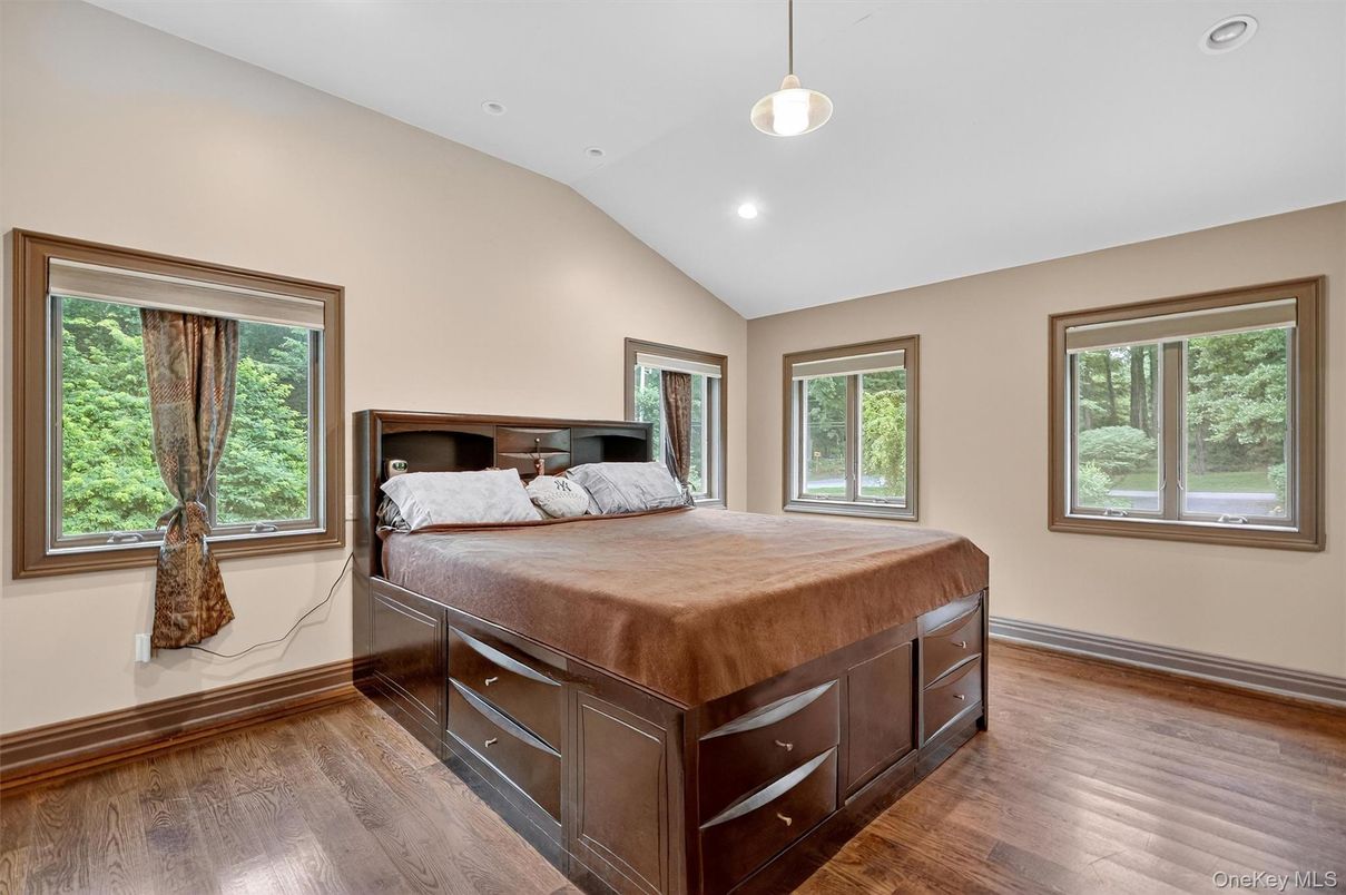 Bedroom, Interior, Pendant Lights, Recessed Lighting, Wood Texture Flooring