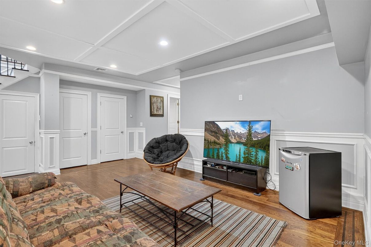 Interior, Living room, Recessed Lighting, Wood Texture Flooring