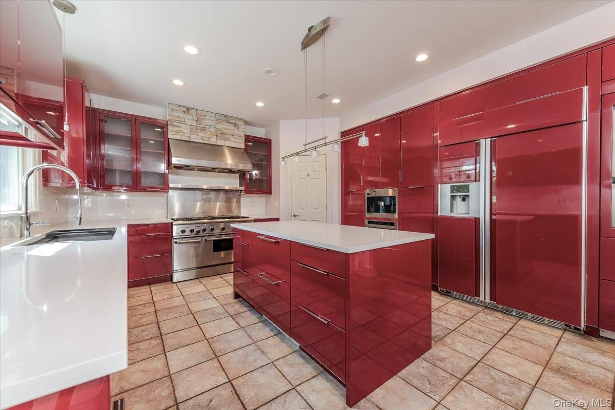 Interior, Kitchen, Pendant Lights, Recessed Lighting, Stainless Steel Appliances