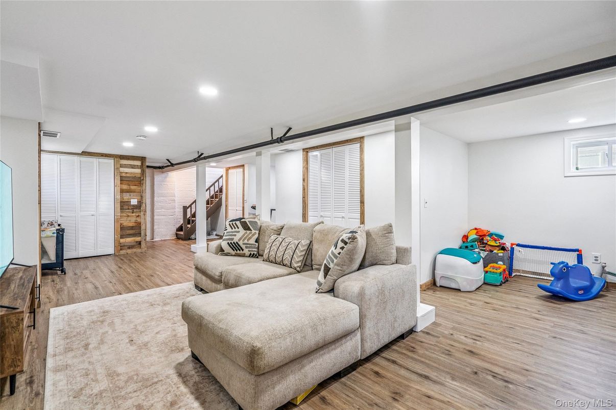 Interior, Living room, Recessed Lighting, Stone Walls, Wood Texture Flooring