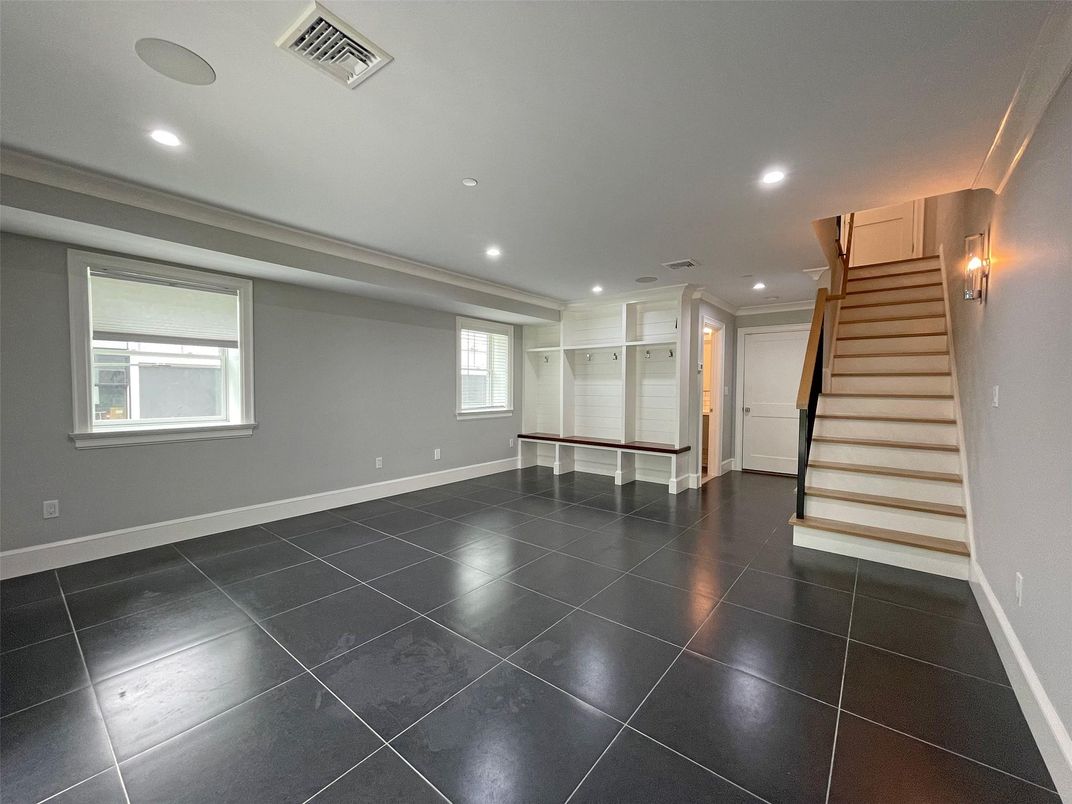 Game Room, Interior, Recessed Lighting