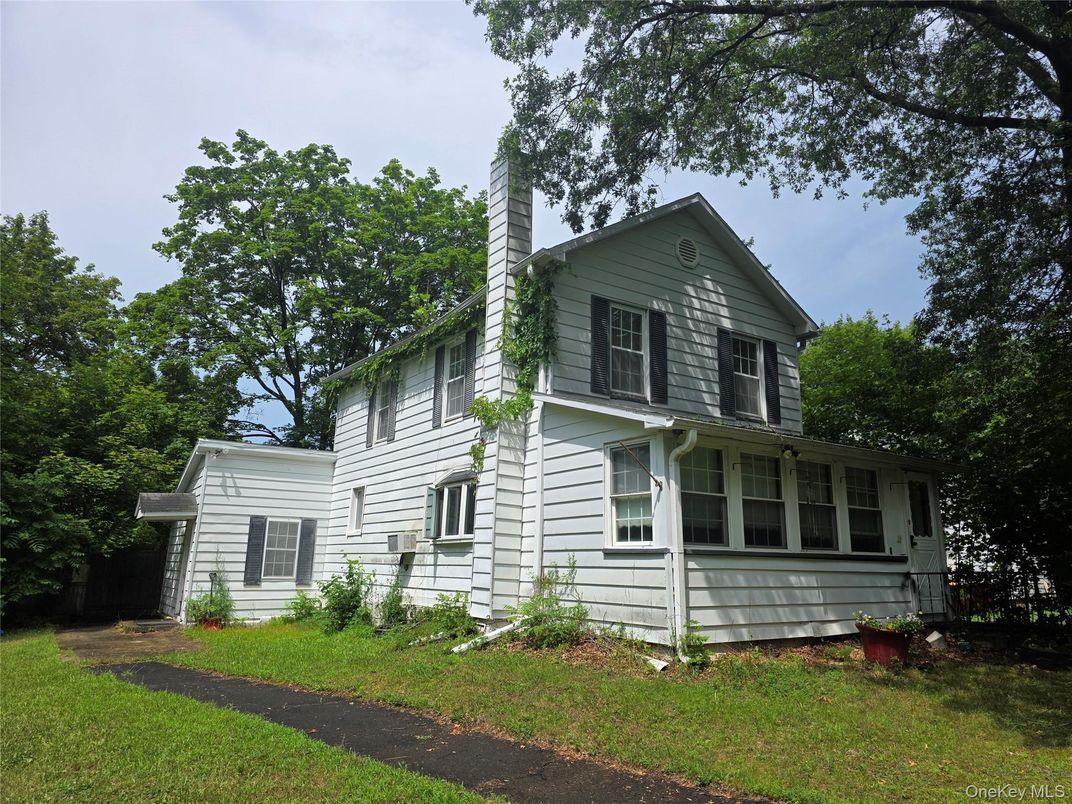 Exterior, Facade, Farmhouse