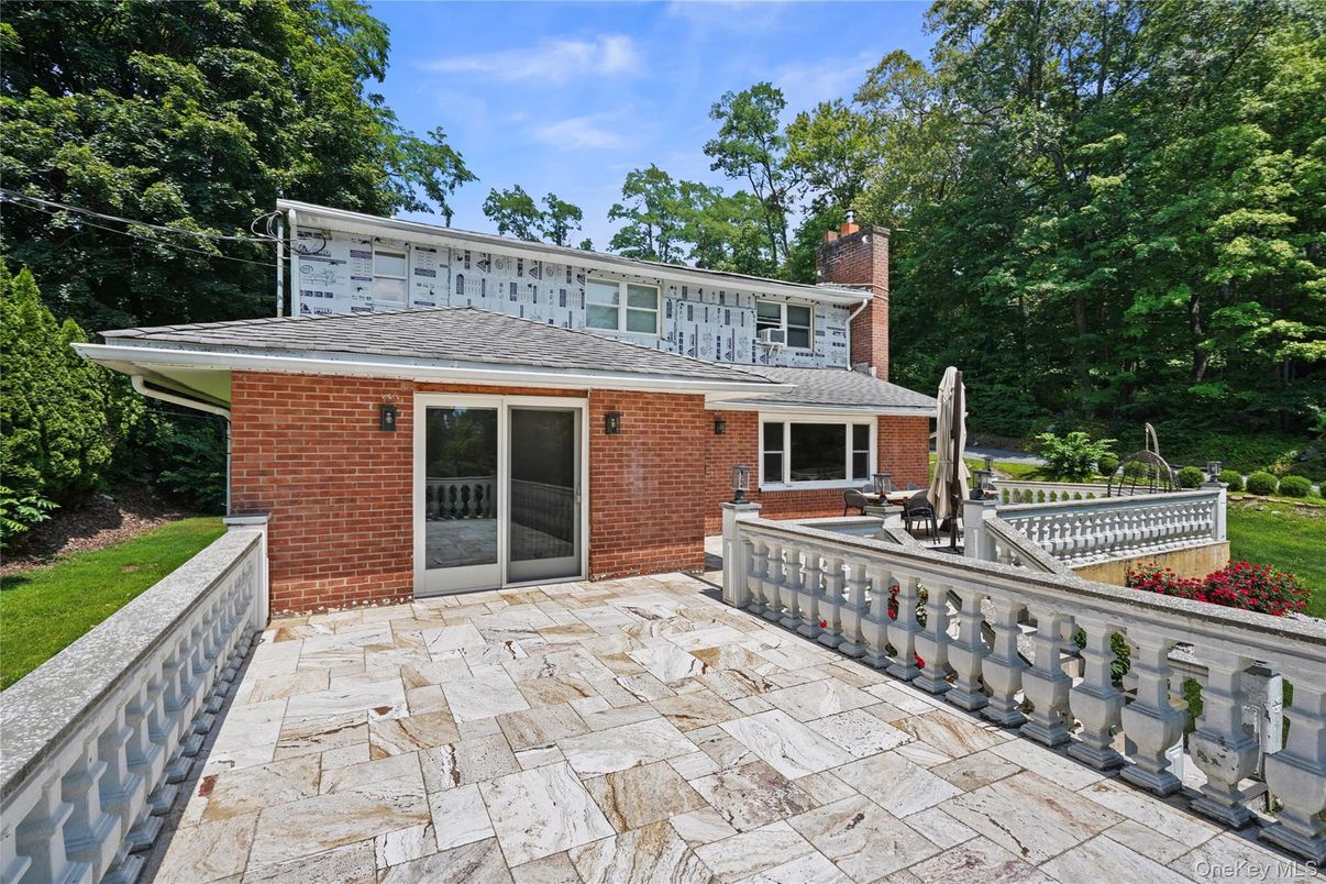 Exterior, Outdoor Kitchen
