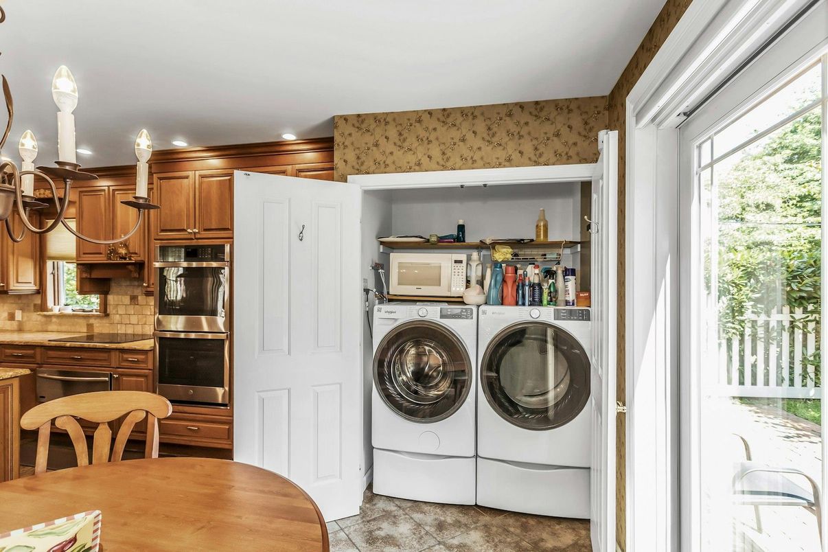 Interior, Kitchen, Recessed Lighting, Washer
