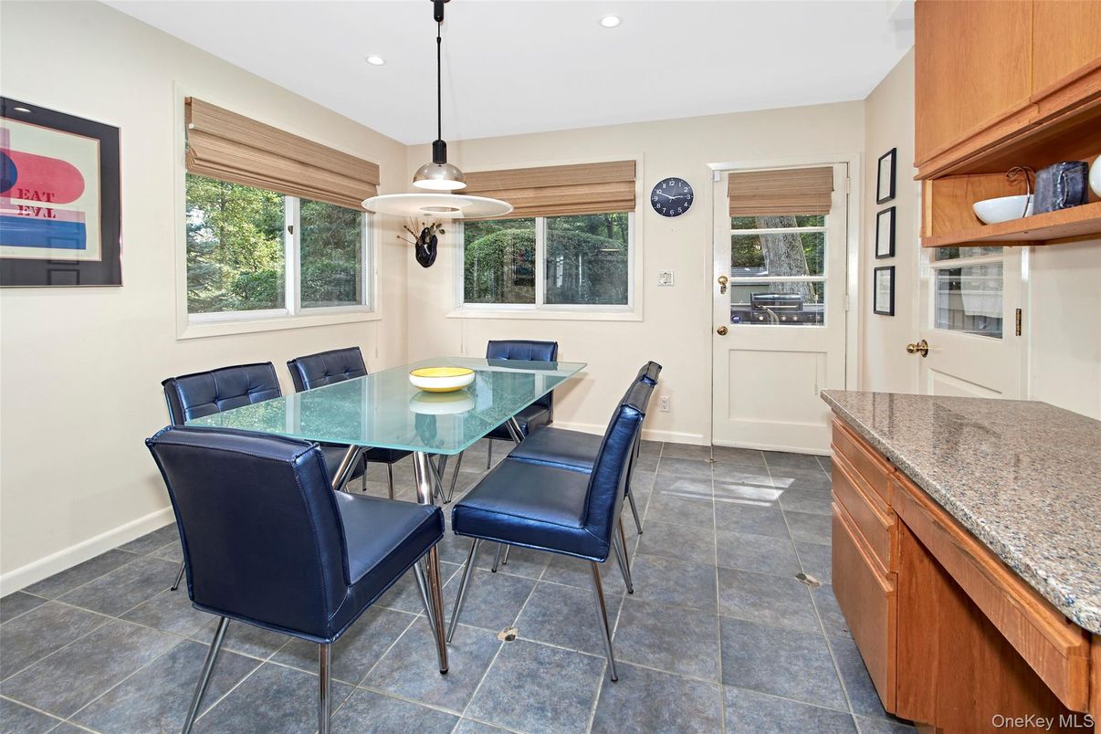 Dining room, Interior, Pendant Lights, Recessed Lighting