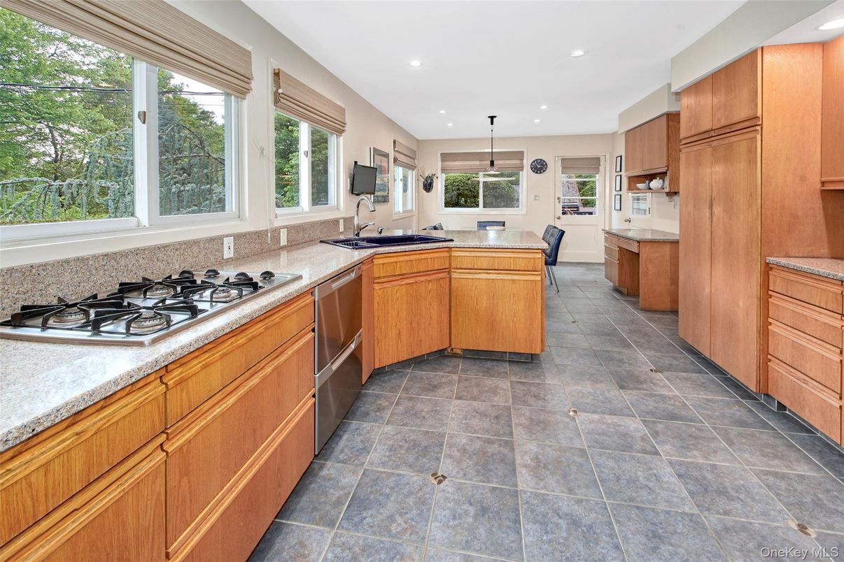 Dining room, Interior, Kitchen, Pendant Lights, Recessed Lighting