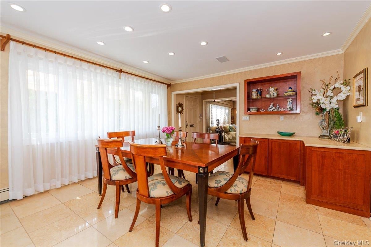Dining room, Interior, Recessed Lighting