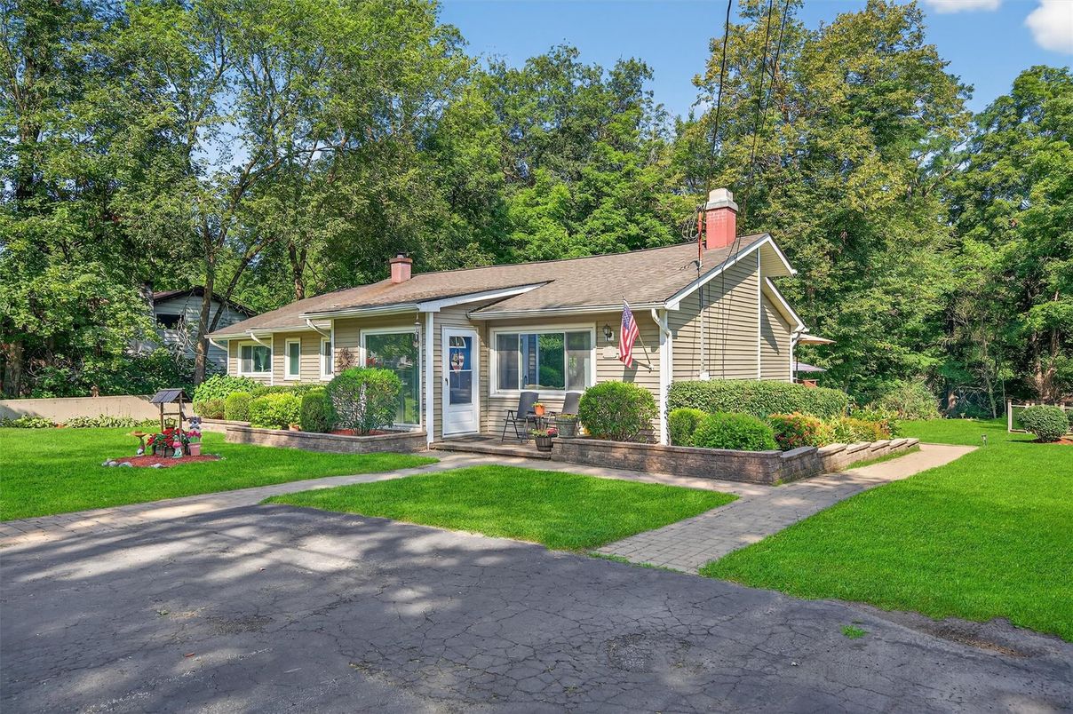 Backyard, Exterior, Facade, Cape Cod