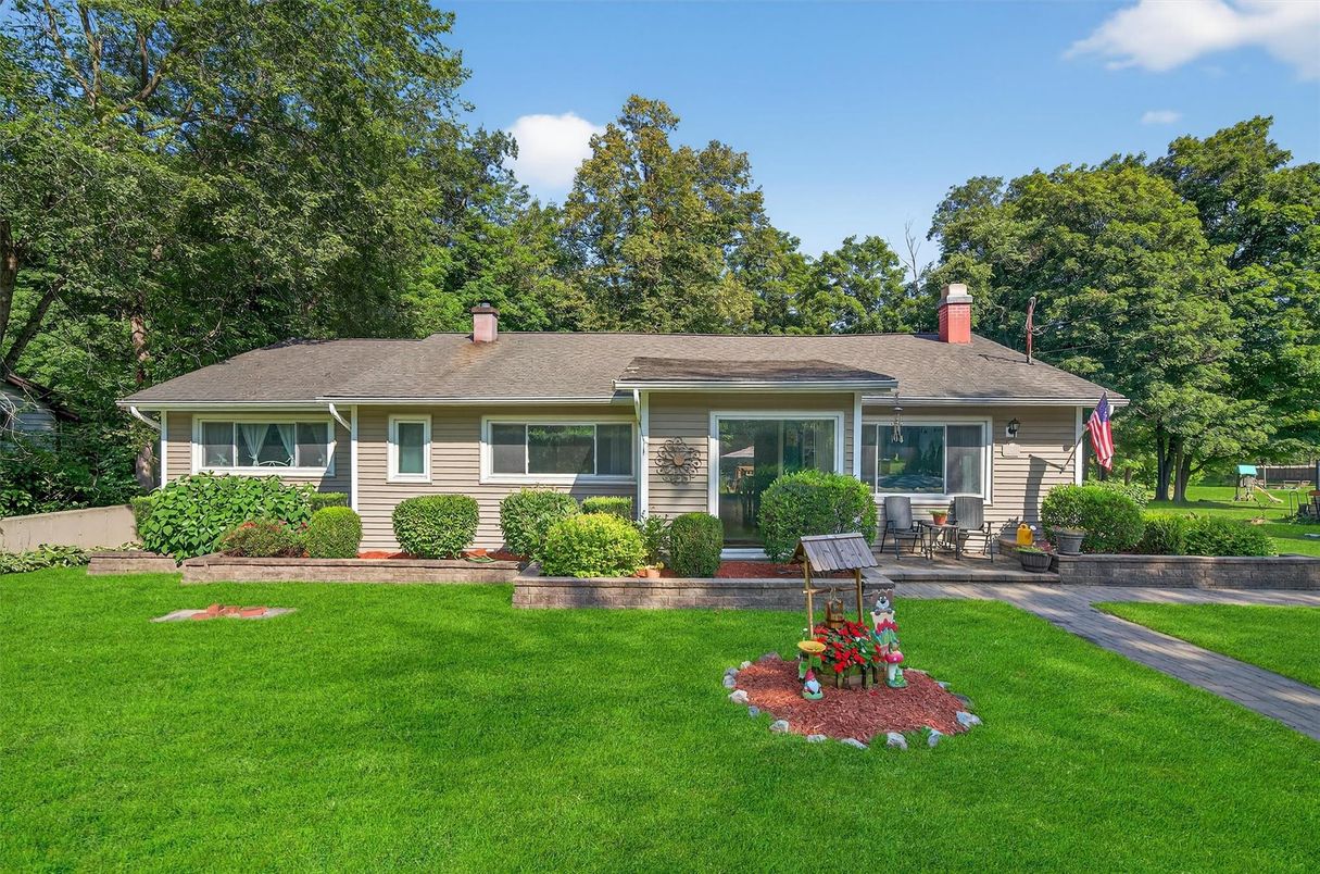 Backyard, Exterior, Facade, Ranch