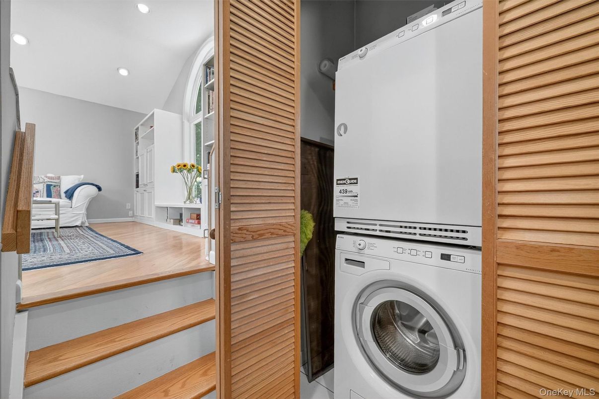 Interior, Recessed Lighting, Utility Closets, Washer, Wood Texture Flooring