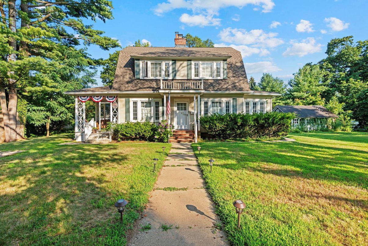 Exterior, Facade, Cape Cod