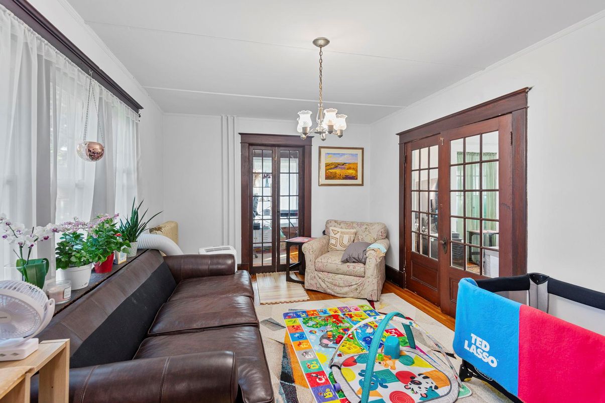 Chandelier, Interior, Living room, Wood Texture Flooring