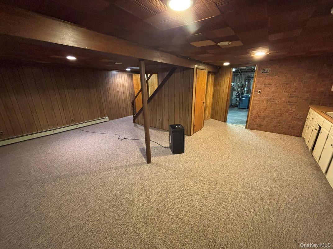 Empty room, Interior, Recessed Lighting