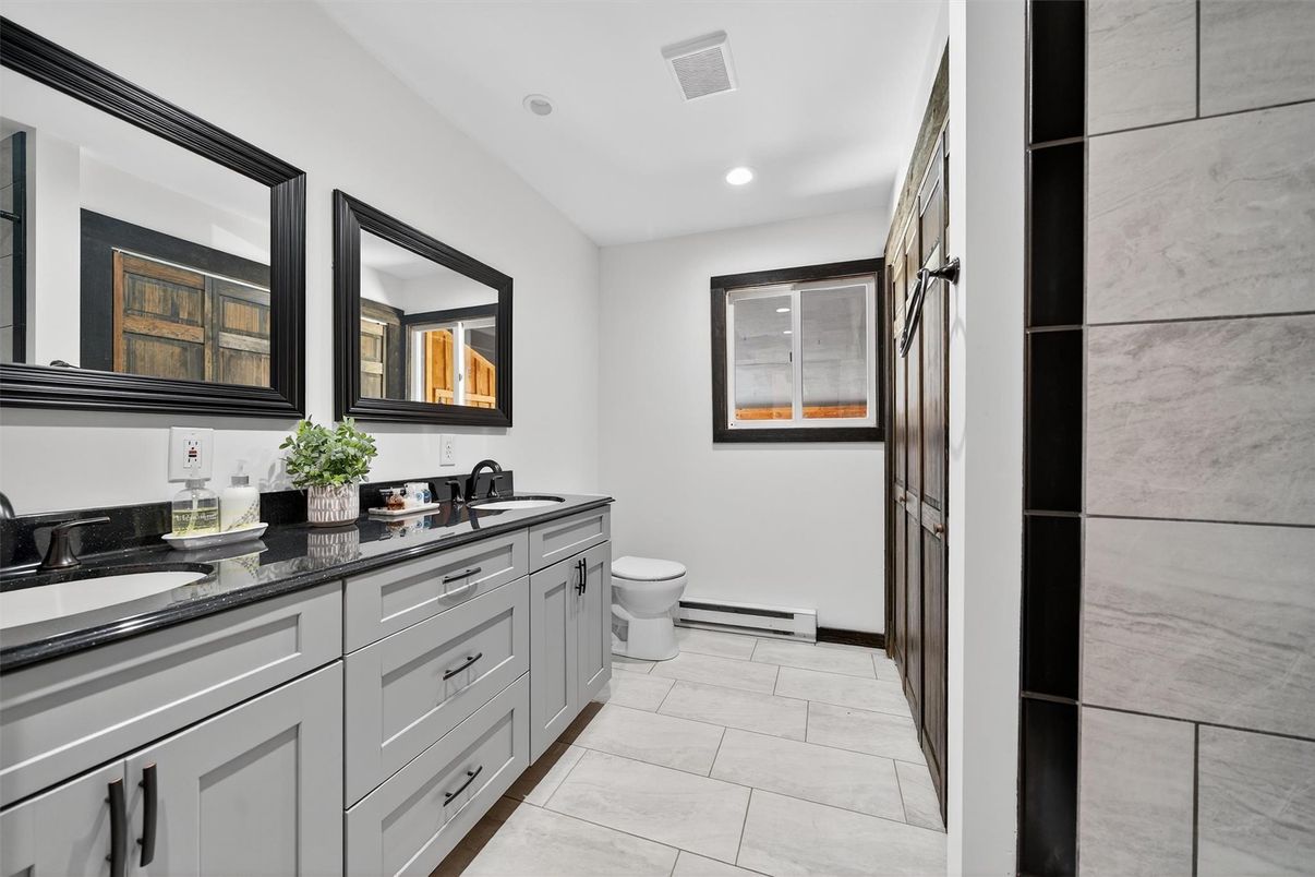Bathroom, Dual Sink Vanities, Interior, Recessed Lighting