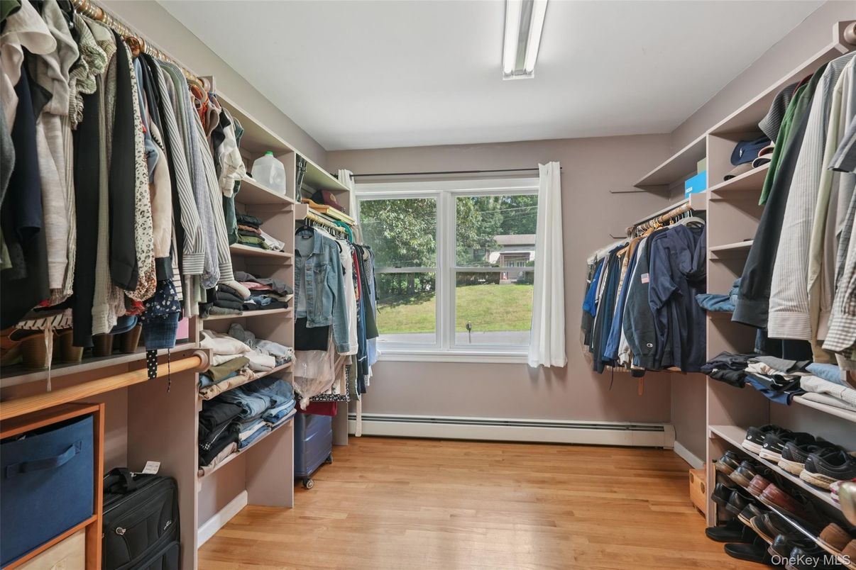 Interior, Walk-in Closets, Wood Texture Flooring