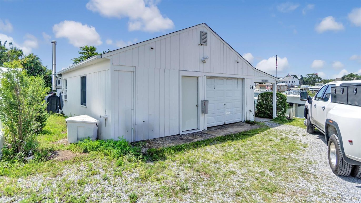 Detached Garage, Exterior