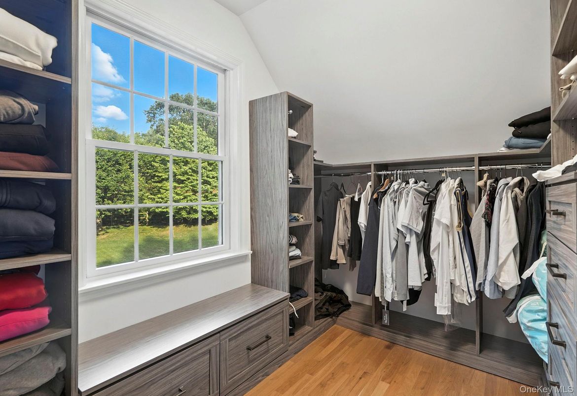 Interior, Walk-in Closets, Wood Texture Flooring