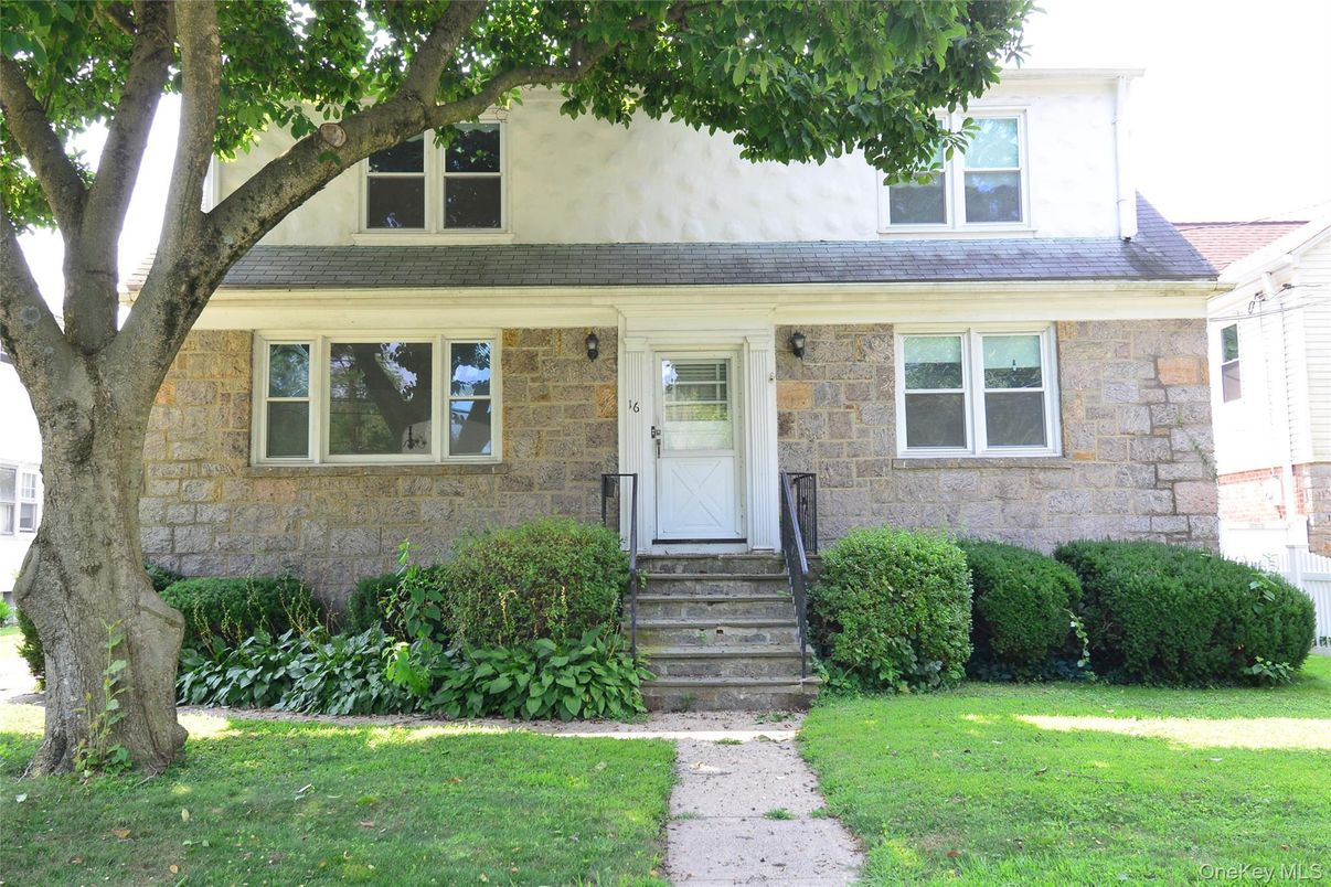 Exterior, Facade, Cape Cod