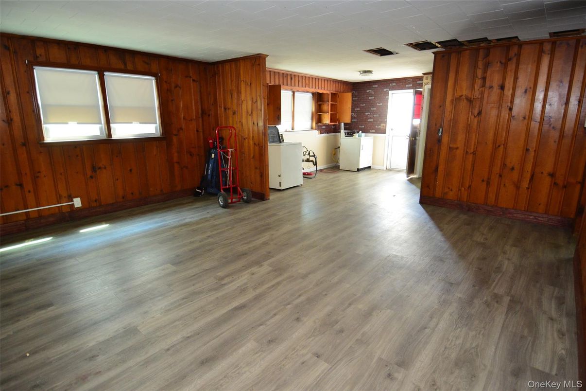 Empty room, Interior, Stone Walls, Wood Texture Flooring, Wooden Walls