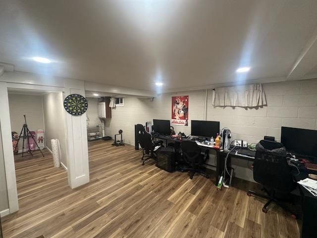 Home Office, Interior, Recessed Lighting, Wood Texture Flooring