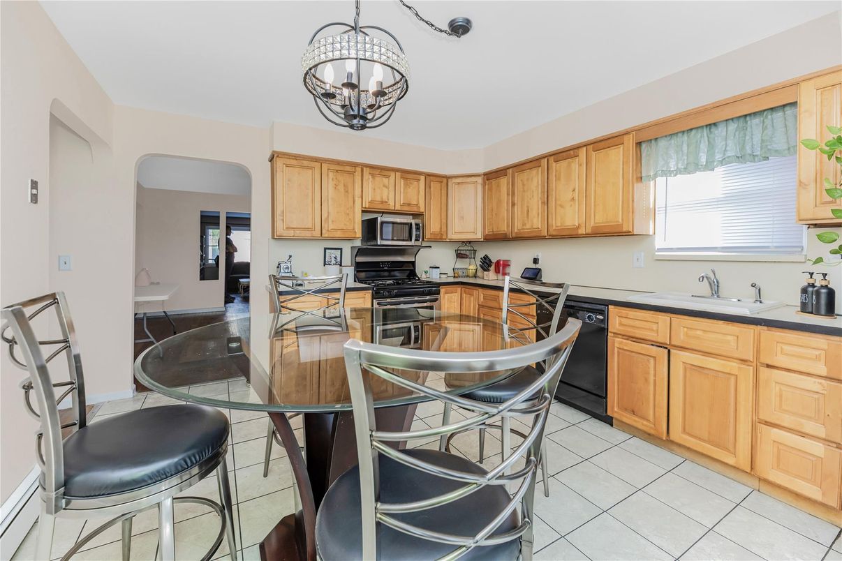 Chandelier, Dining room, Interior, Kitchen, Pendant Lights