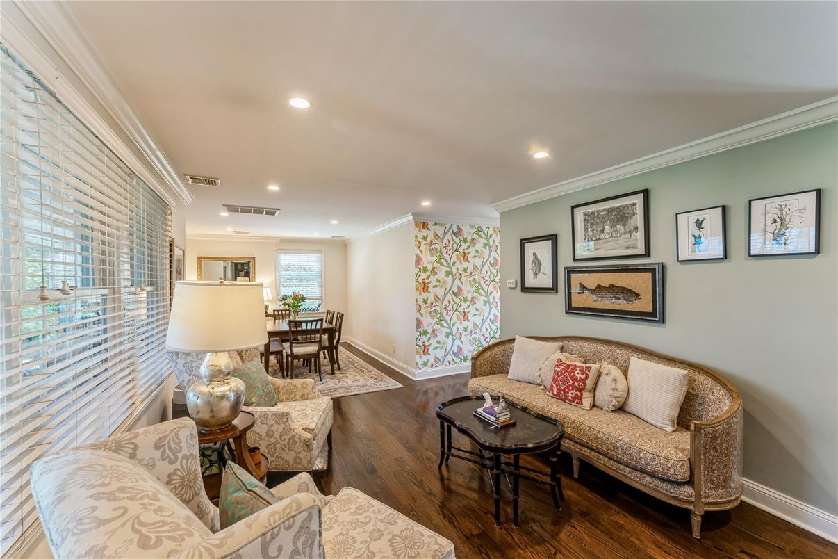 Dining room, Interior, Living room, Recessed Lighting, Wood Texture Flooring