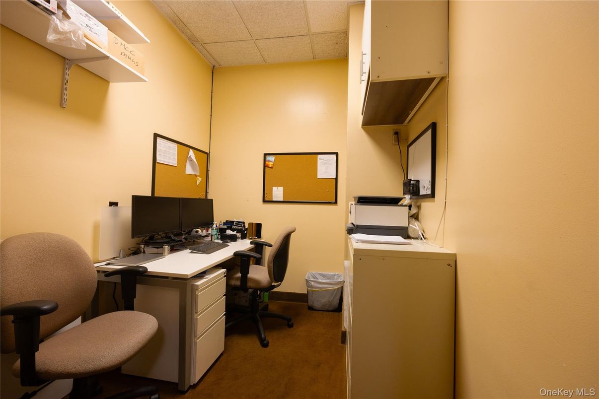 Home Office, Interior