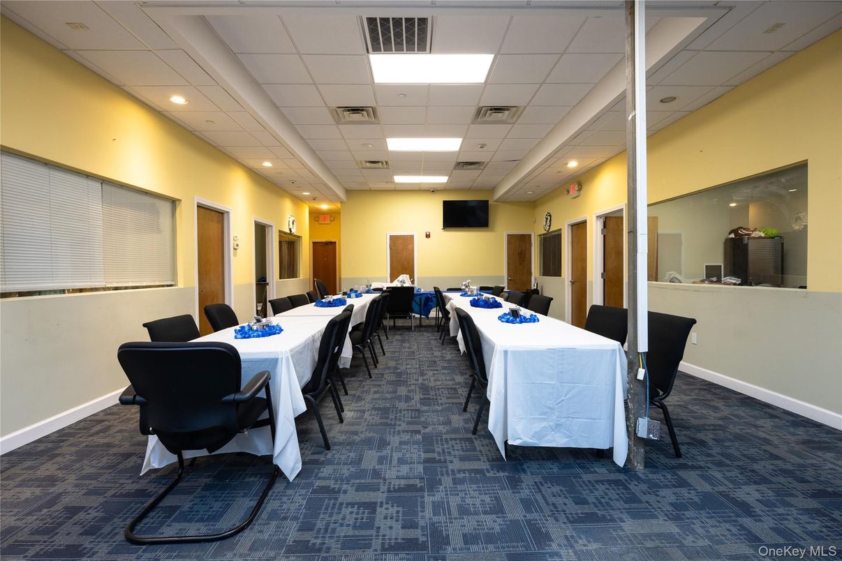 Dining room, Interior, Recessed Lighting