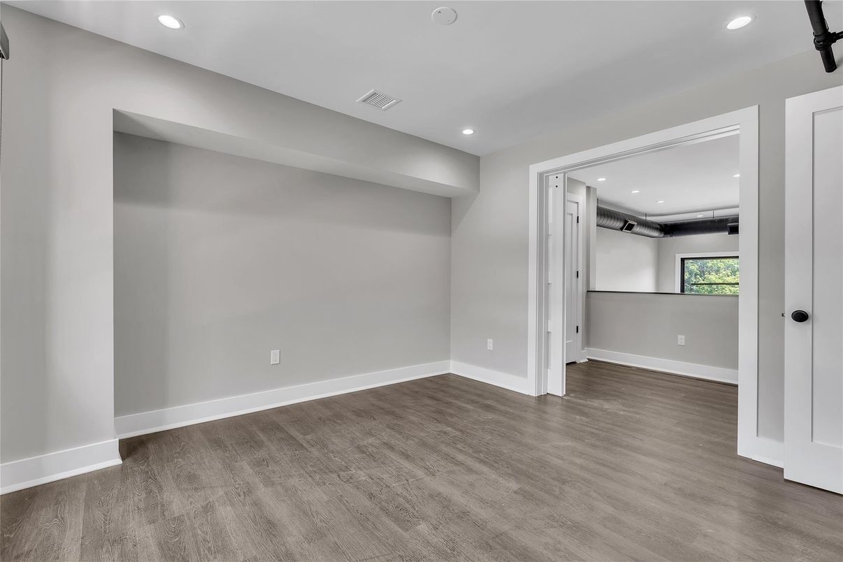 Empty room, Interior, Recessed Lighting, Wood Texture Flooring