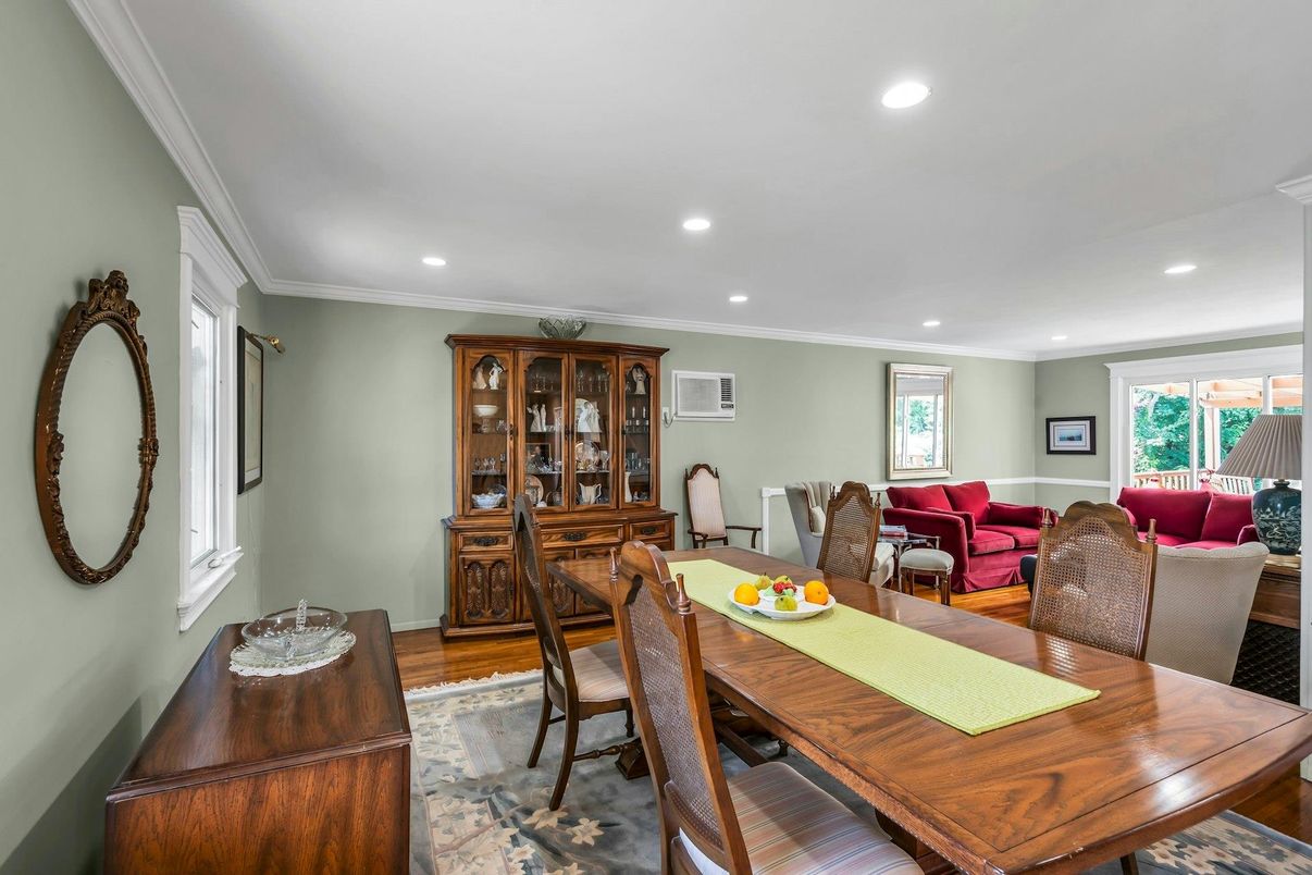 Dining room, Interior, Living room, Recessed Lighting, Wood Texture Flooring