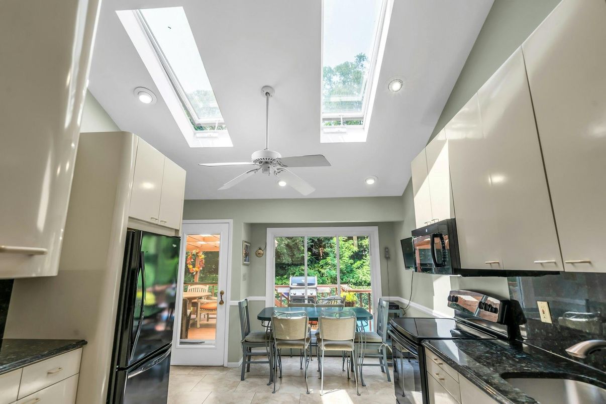 Dining room, Interior, Kitchen, Recessed Lighting