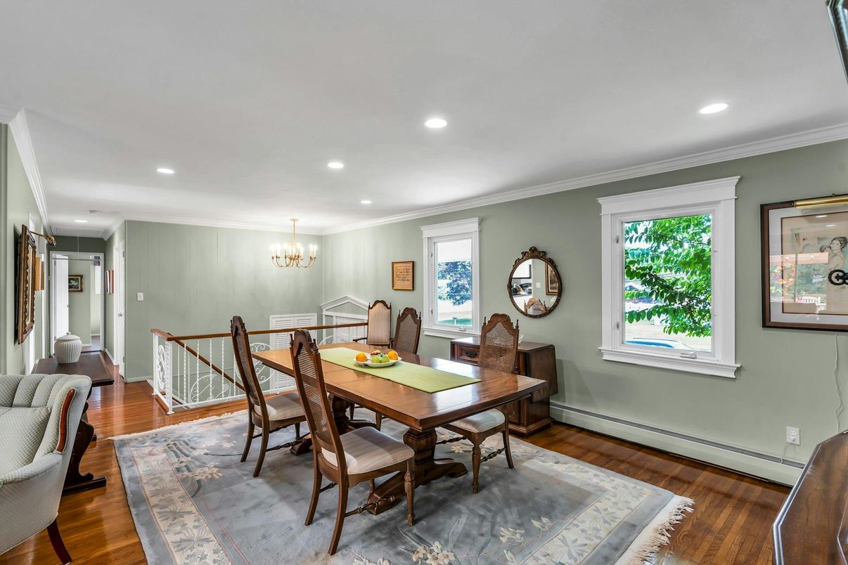 Chandelier, Dining room, Interior, Recessed Lighting, Wood Texture Flooring