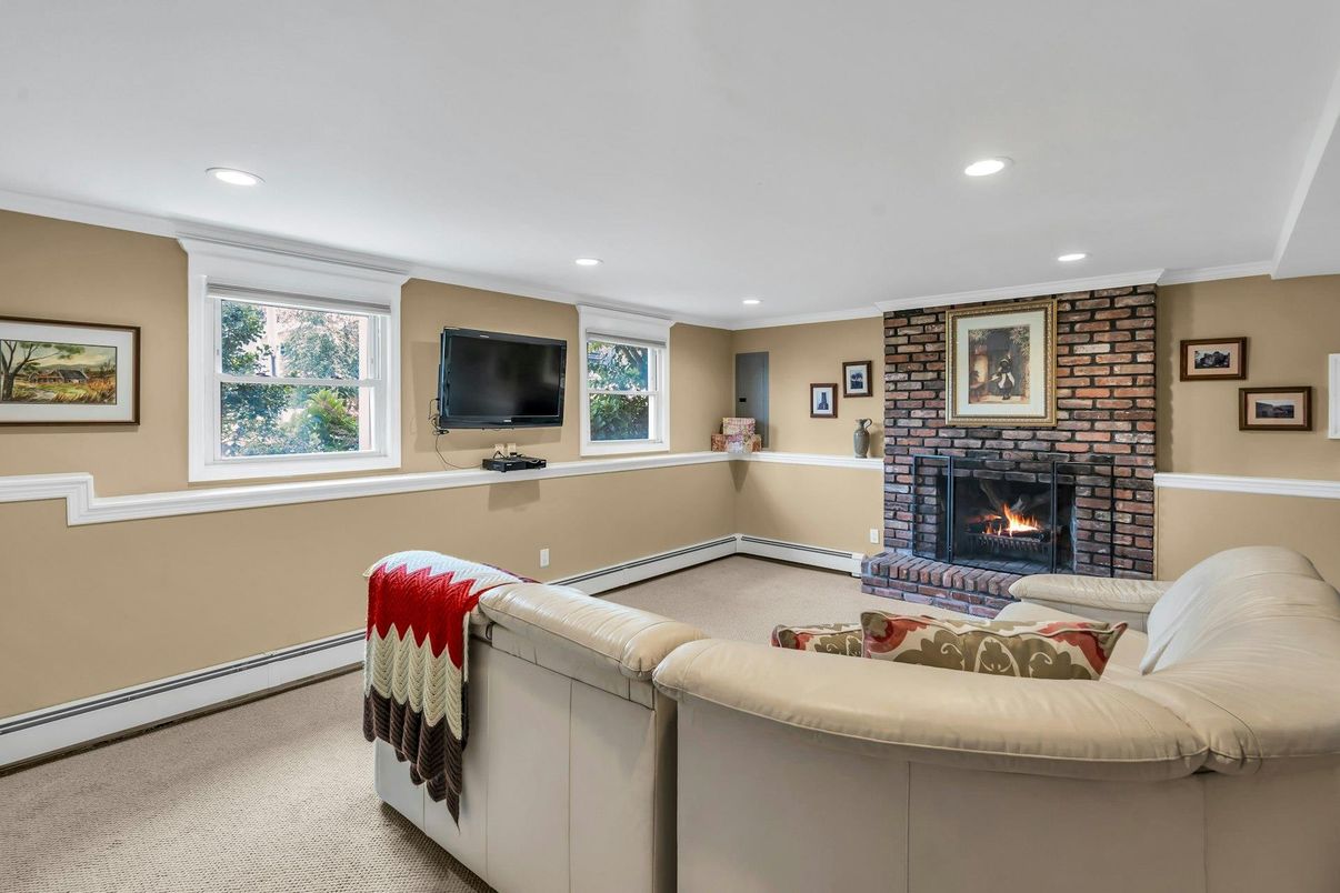 Fireplace, Interior, Living room, Recessed Lighting